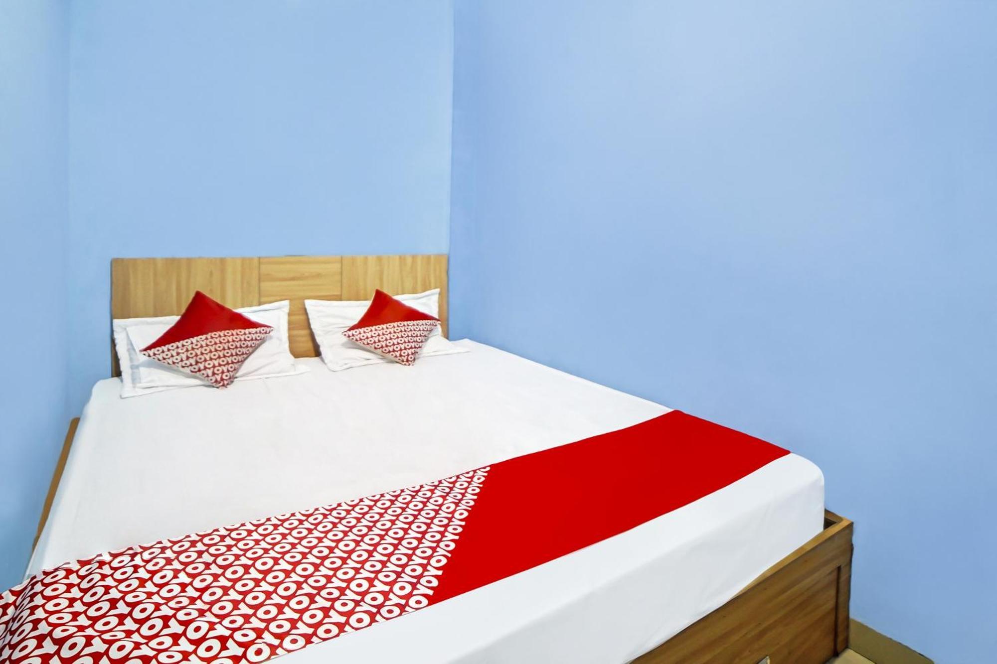 Oyo 90922 Gurusinga Guesthouse Medan Eksteriør bilde