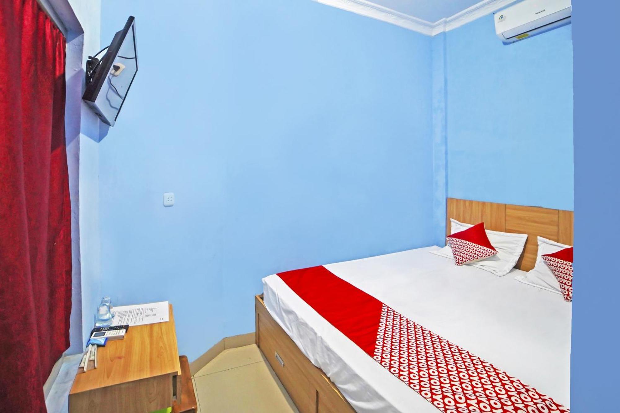 Oyo 90922 Gurusinga Guesthouse Medan Eksteriør bilde