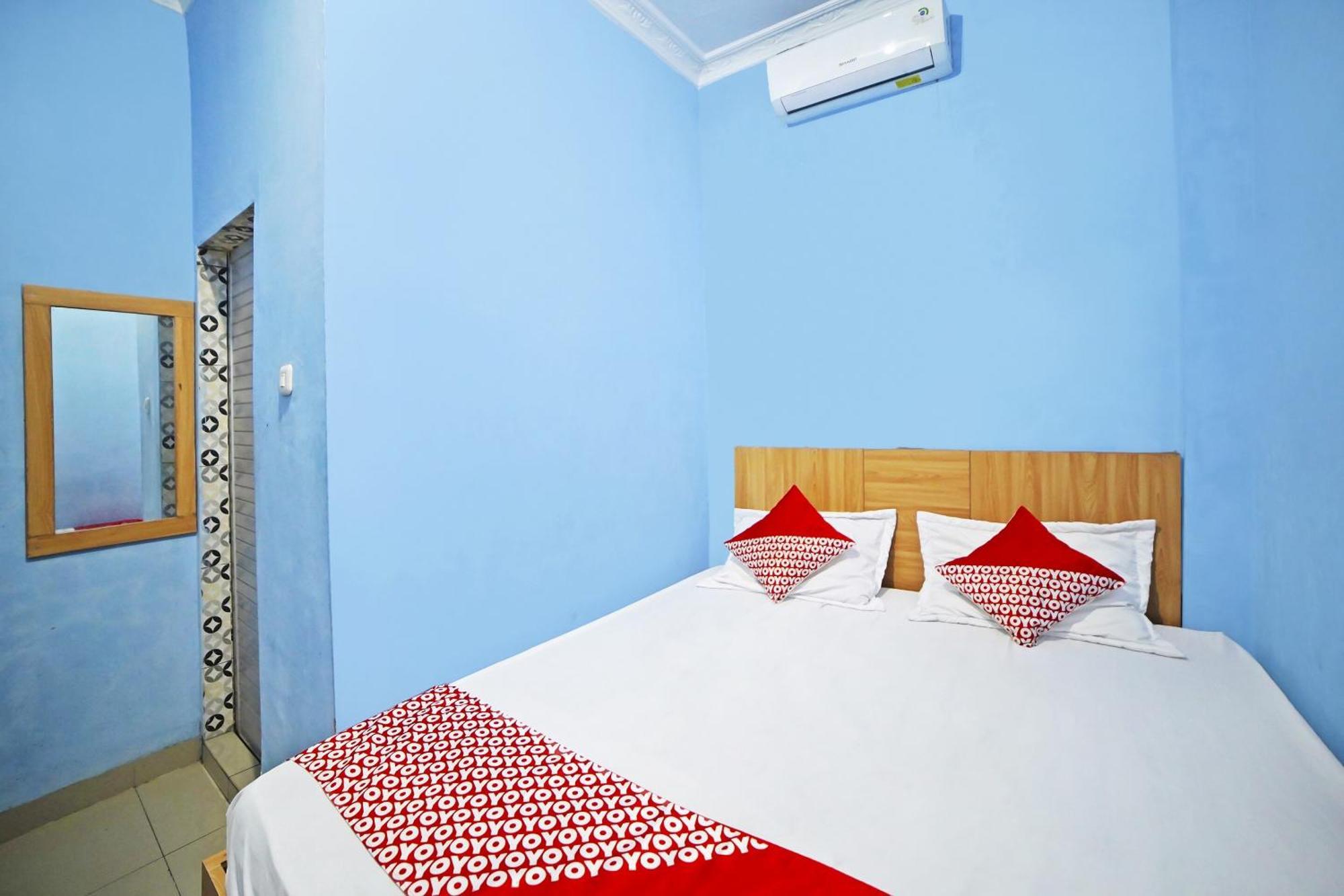 Oyo 90922 Gurusinga Guesthouse Medan Eksteriør bilde