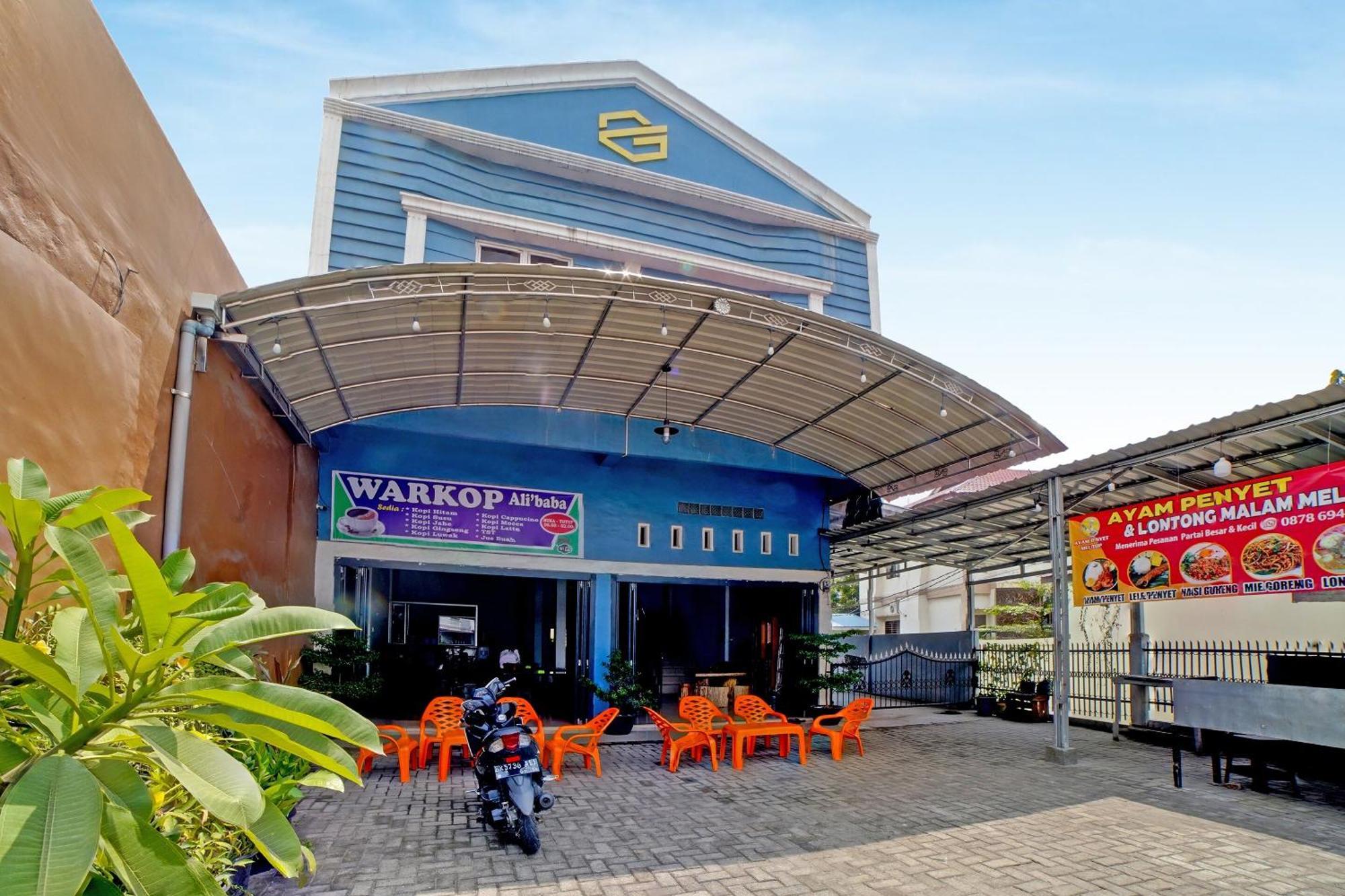 Oyo 90922 Gurusinga Guesthouse Medan Eksteriør bilde