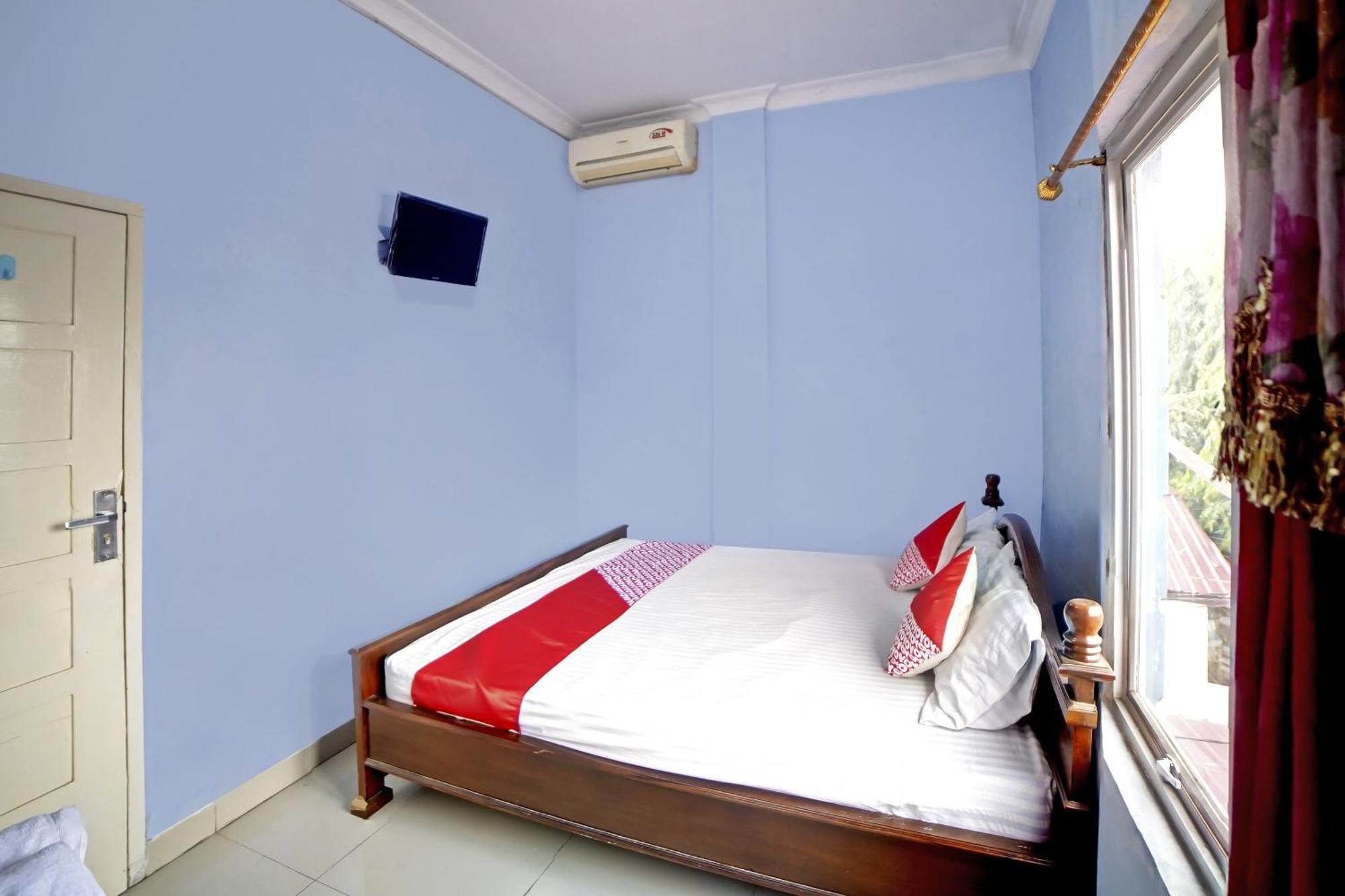 Oyo 90922 Gurusinga Guesthouse Medan Eksteriør bilde